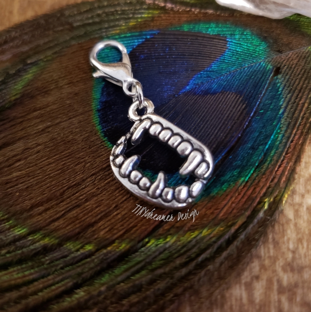 5/$25 Vampire Charm Fang Teeth Halloween Charm ☆HORROR☆Dracula☆Occult☆Goth☆666☆